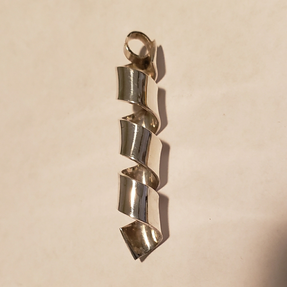 Sterling Silver Twisted Pendant